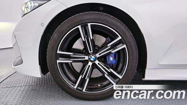 BMW 3 Series 2023, фото 5