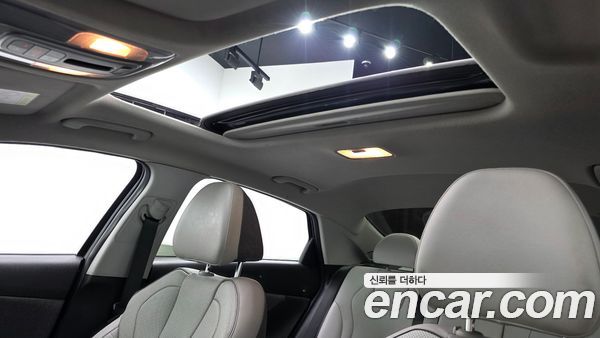Hyundai Elantra 2021, фото 20