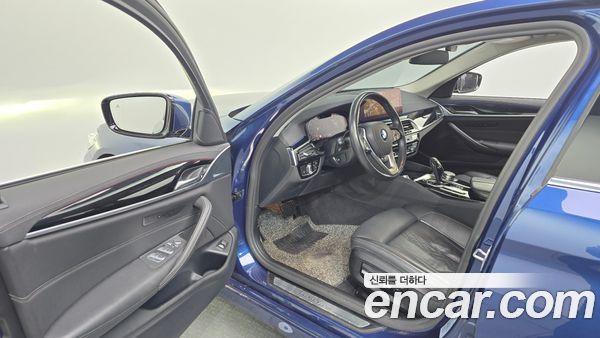 BMW 5 Series 2021, фото 10