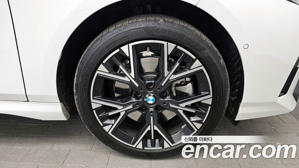 BMW 1 Series 2025, фото 5