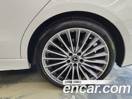 Mercedes-Benz C-Class 2023, фото 5