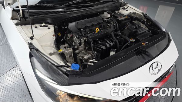 Hyundai Elantra 2023, фото 6