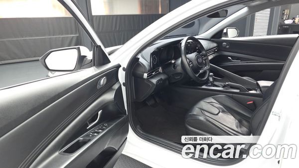 Hyundai Elantra 2023, фото 10