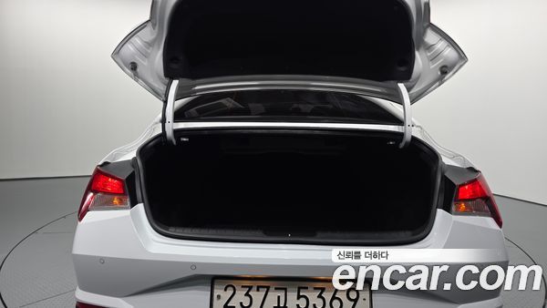 Hyundai Elantra 2023, фото 20