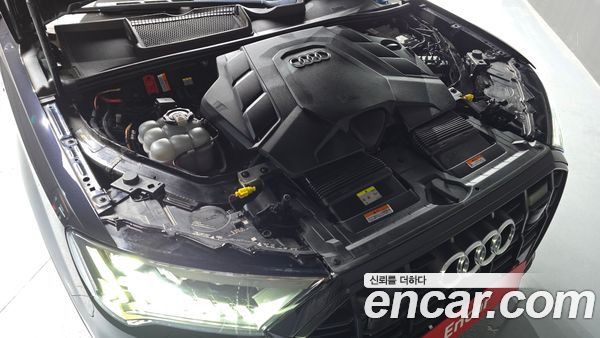 Audi Q7 2021, фото 6