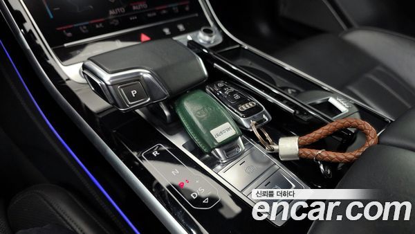 Audi A8 2020, фото 12