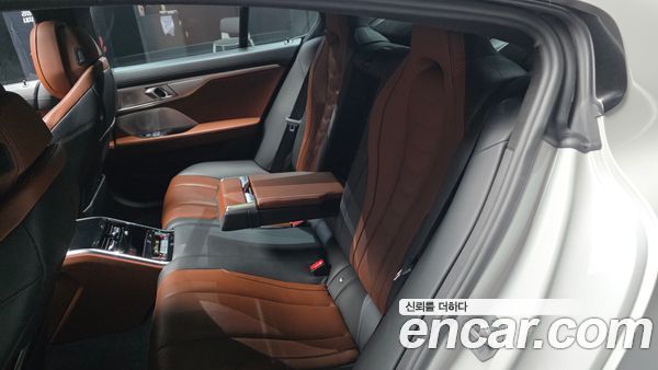 BMW 8 Series 2023, фото 16