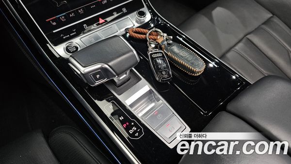 Audi A8 2021, фото 12