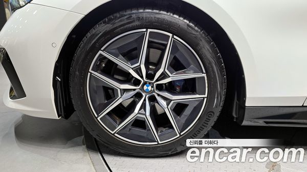 BMW 5 Series 2024, фото 5