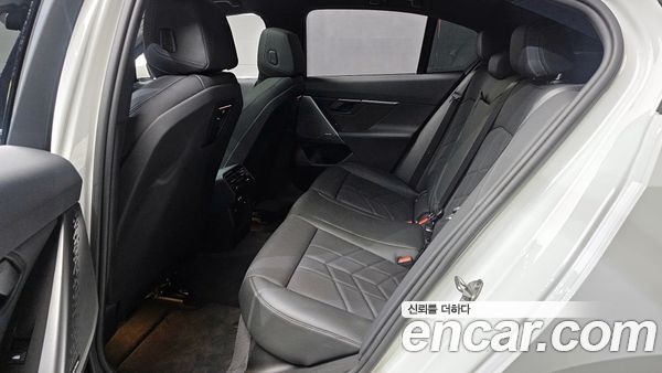 BMW 5 Series 2024, фото 16