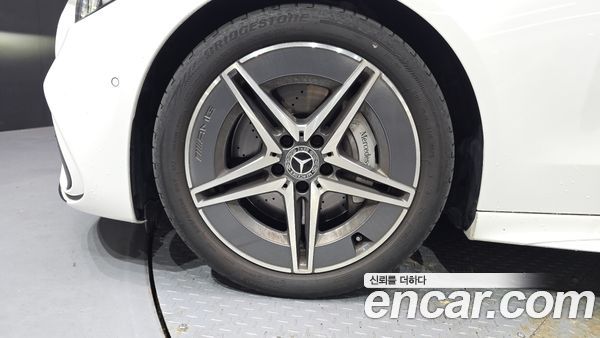 Mercedes-Benz C-Class 2024, фото 5
