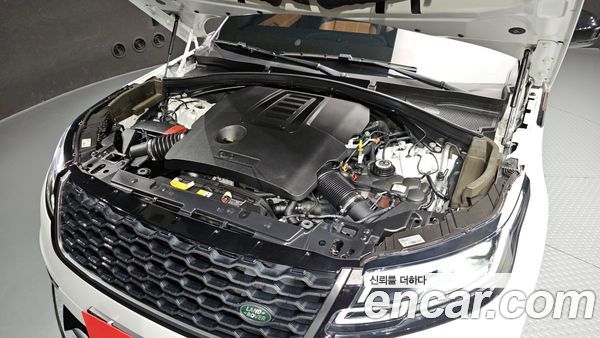 Land Rover Range Rover Velar 2022, фото 6