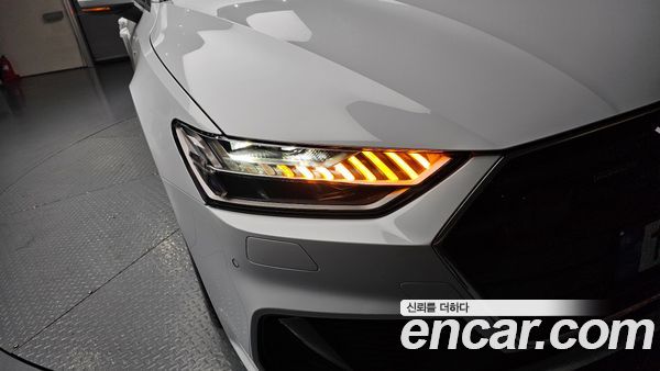 Audi A7 2022, фото 8