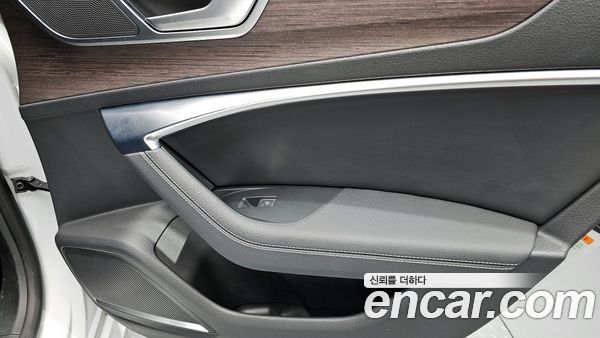 Audi A7 2022, фото 29