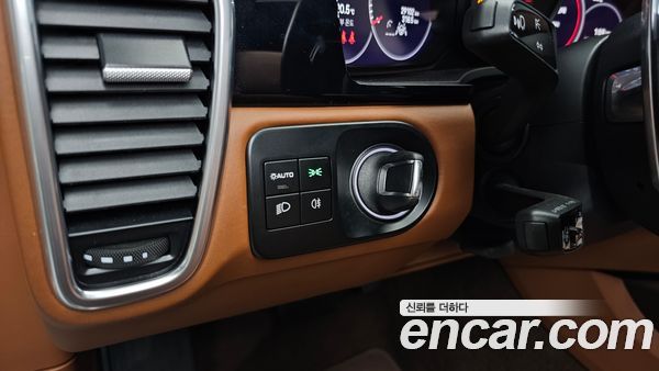 Porsche Cayenne 2023, фото 28
