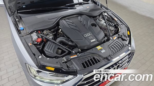 Audi A8 2021, фото 6