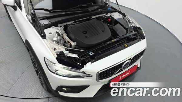 Volvo V60 2023, фото 6