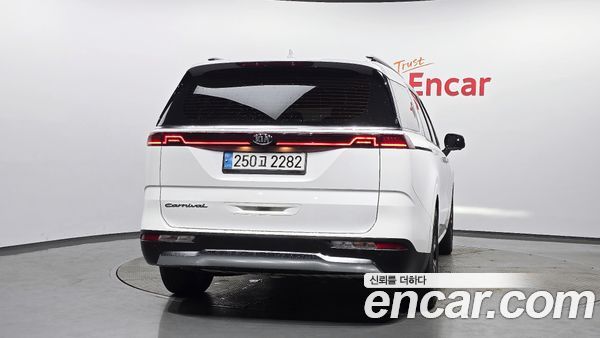 Kia Carnival 2021, фото 4