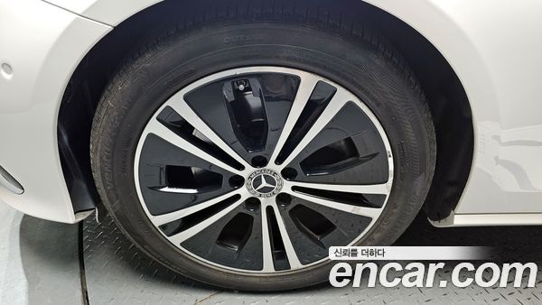 Mercedes-Benz E-Class 2021, фото 5