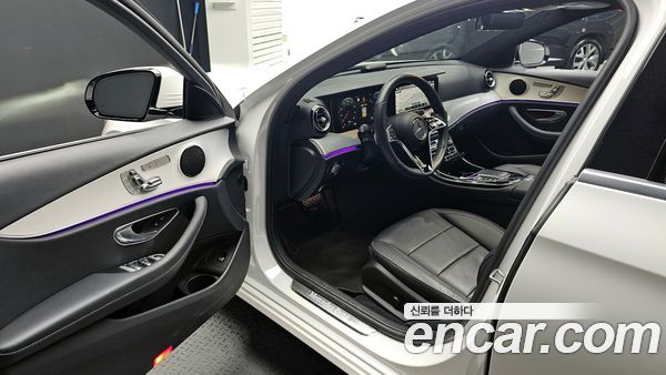 Mercedes-Benz E-Class 2021, фото 13