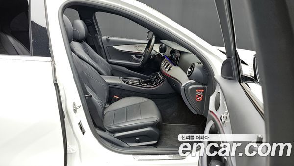 Mercedes-Benz E-Class 2021, фото 16