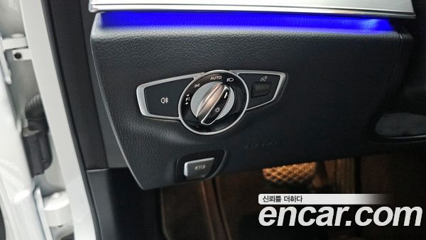 Mercedes-Benz E-Class 2021, фото 30