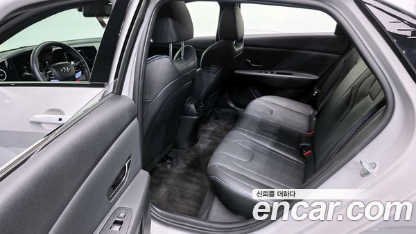 Hyundai Elantra 2022, фото 12