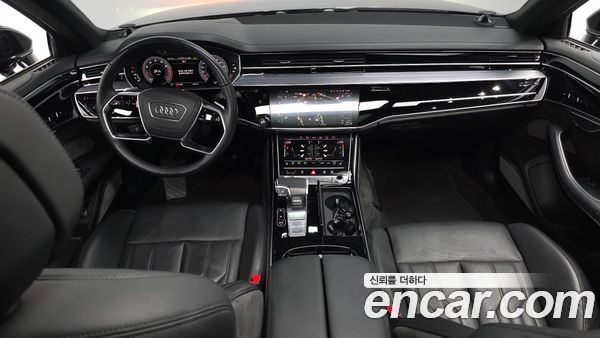 Audi A8 2021, фото 10