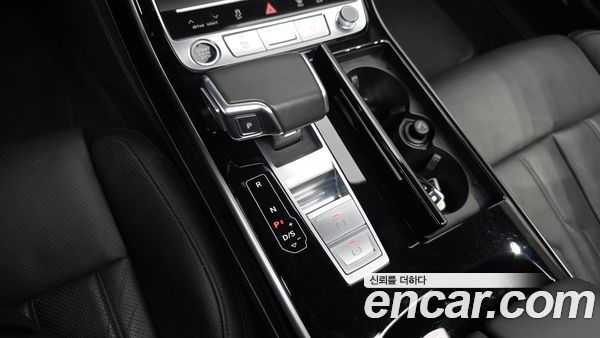 Audi A8 2021, фото 12
