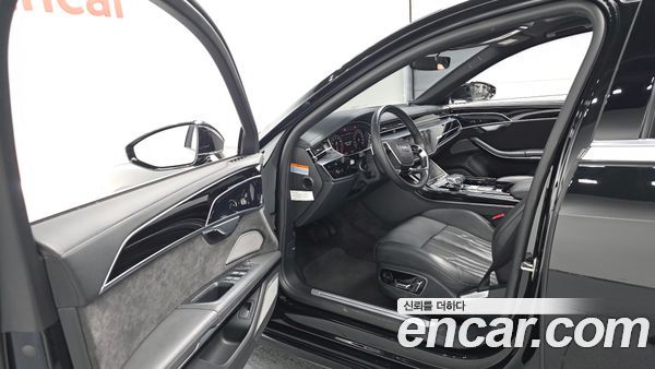 Audi A8 2021, фото 13