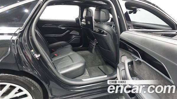 Audi A8 2021, фото 18