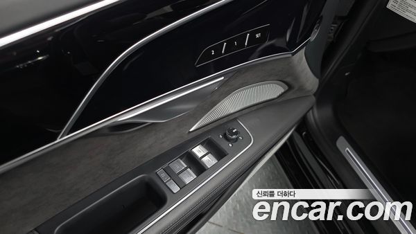 Audi A8 2021, фото 40