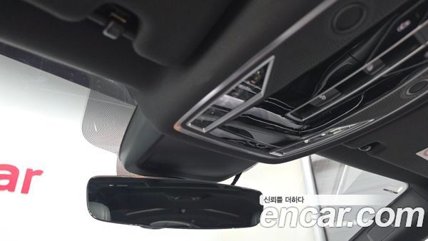 Audi A8 2021, фото 44