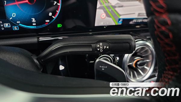 Mercedes-Benz GLA 2023, фото 12
