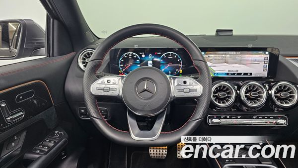 Mercedes-Benz GLA 2023, фото 18