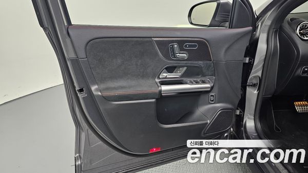 Mercedes-Benz GLA 2023, фото 14