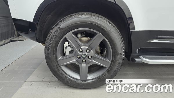 Land Rover Defender 2024, фото 5