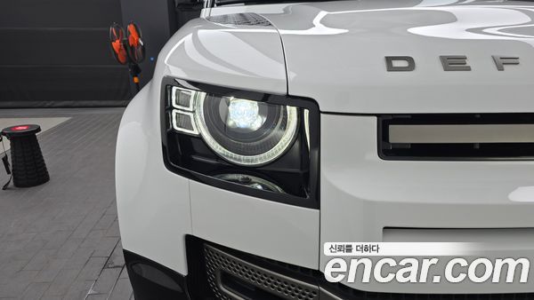 Land Rover Defender 2024, фото 8