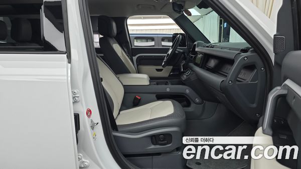 Land Rover Defender 2024, фото 16