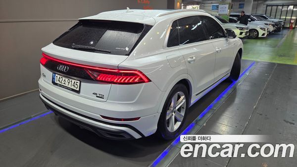 Audi Q8 2021, фото 6