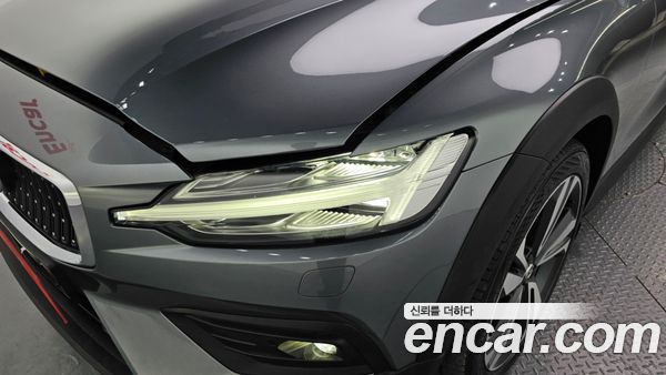 Volvo V60 2020, фото 8