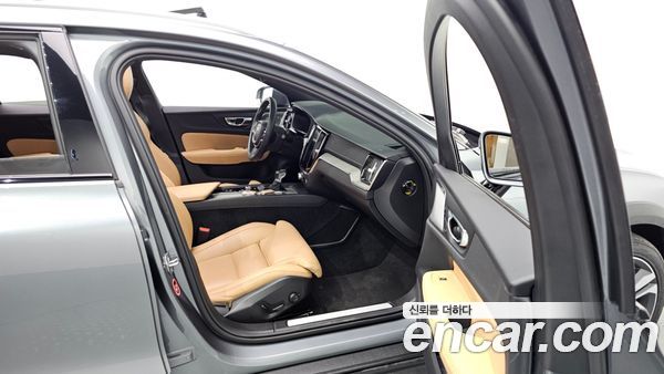 Volvo V60 2020, фото 16