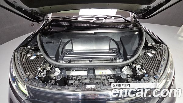 Mercedes-Benz EQE 2023, фото 6