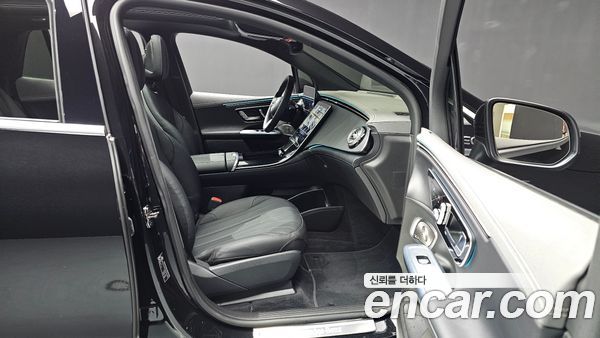 Mercedes-Benz EQE 2023, фото 13