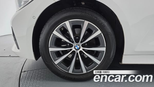 BMW 3 Series 2021, фото 4