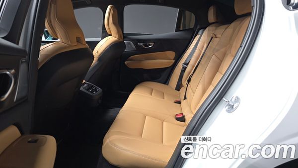 Volvo S60 2024, фото 16
