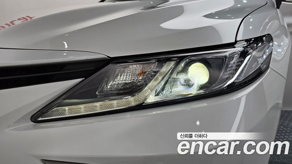 Toyota Camry 2023, фото 8