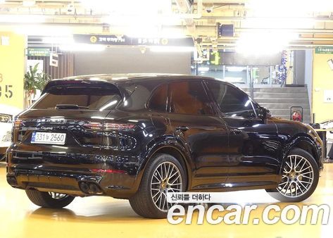 Porsche Cayenne 2023, фото 2