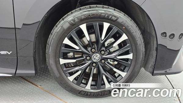 Toyota Alphard 2024, фото 5