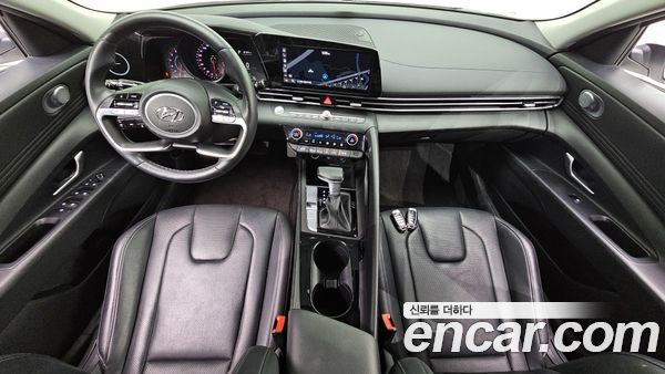 Hyundai Elantra 2023, фото 7